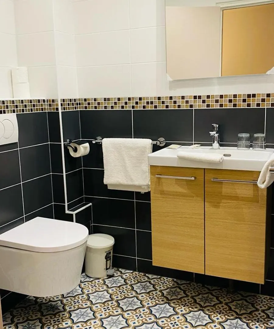 Hôtel Paris Gambetta 3*,