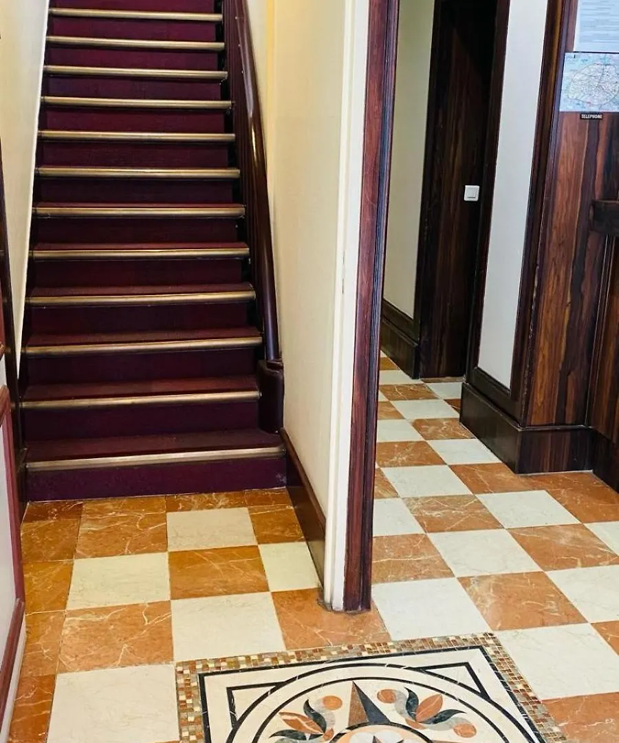 Hôtel Paris Gambetta Hotel